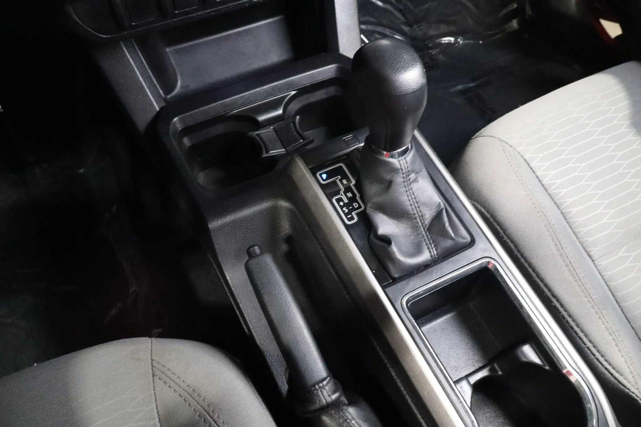 Used 2017 Toyota Tacoma SR5 w/ Tow Package image 20