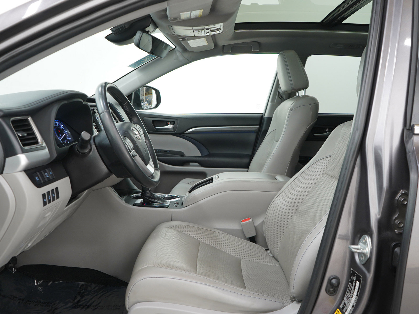 Used 2019 Toyota Highlander Limited Platinum AWD/4WD image 25