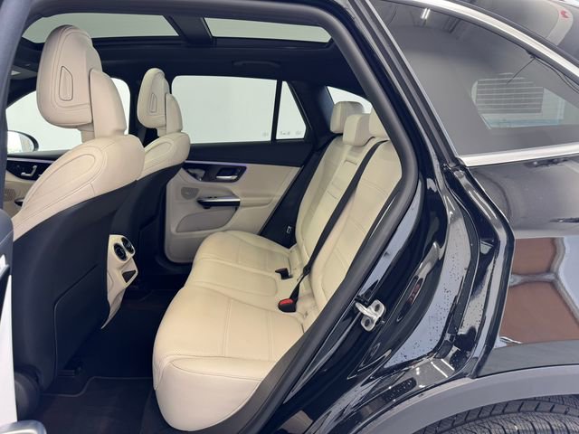 Used 2024 Mercedes-Benz GLC 300 4MATIC image 19