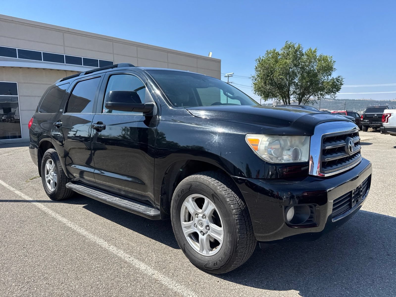 Used 2010 Toyota Sequoia SR5 AWD/4WD image 3