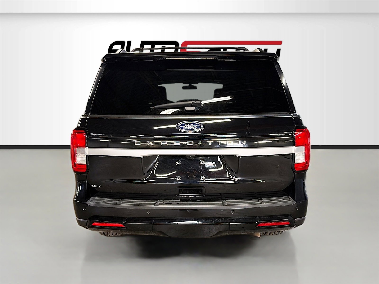 Used 2024 Ford Expedition XLT image 6