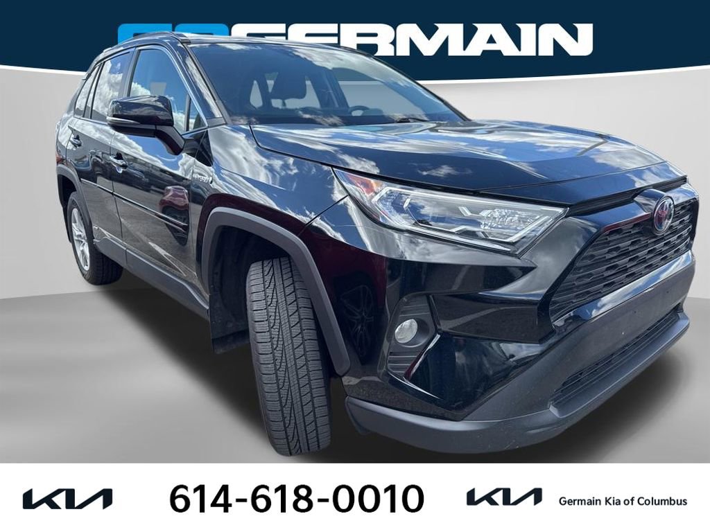 Used 2020 Toyota RAV4 XLE w/ XLE Grade Weather Package AWD/4WD image 8