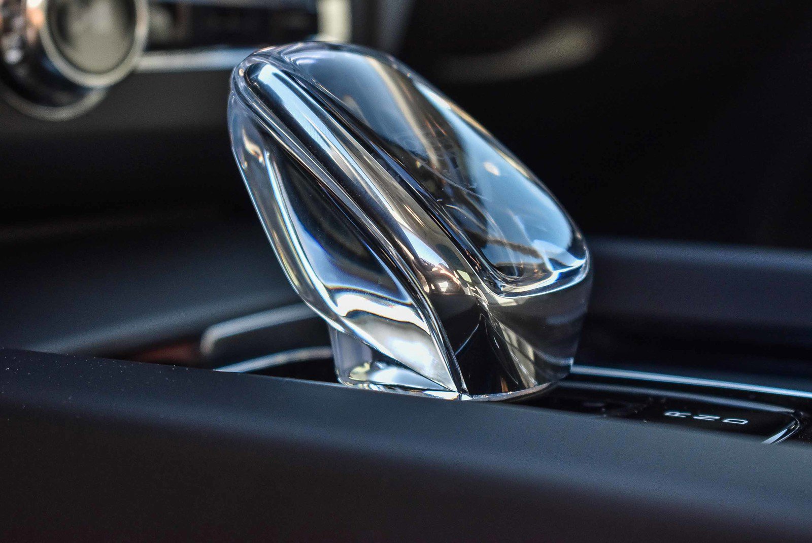 Used 2024 Volvo XC60 B5 Ultimate w/ Protection Package Premier image 22