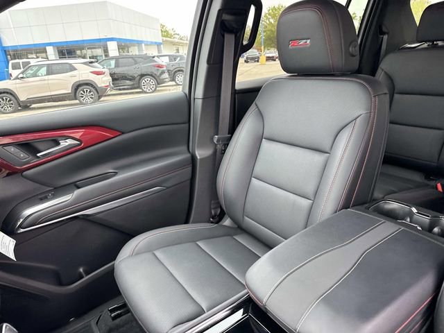 Used 2025 Chevrolet Traverse Z71 w/ Driver Confidence Package image 40