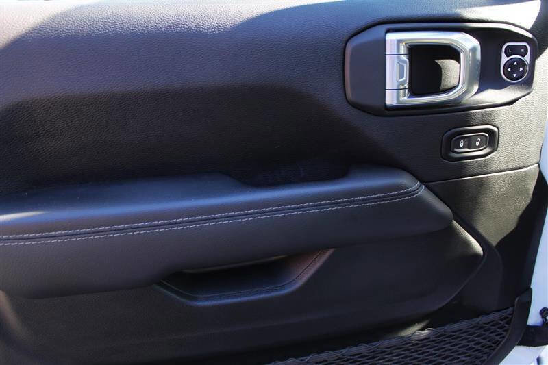 Used 2022 Jeep Gladiator Overland w/ Popular Equipment Package image 12