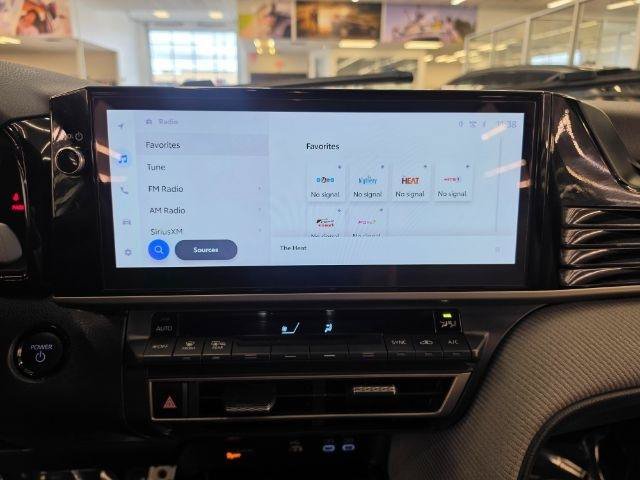 Used 2025 Toyota Camry SE w/ Multimedia Upgrade Package FWD image 23