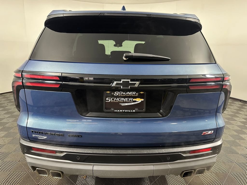 Used 2025 Chevrolet Traverse Z71 w/ LPO, Floor Liner Package AWD/4WD image 4