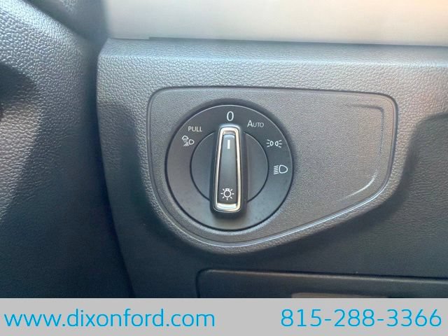 Used 2023 Volkswagen Atlas Cross Sport SEL R-Line AWD/4WD image 19