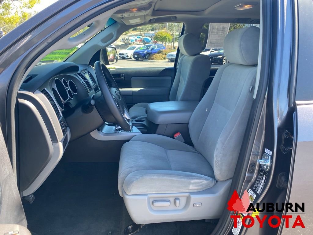 Used 2015 Toyota Sequoia SR5 RWD image 37