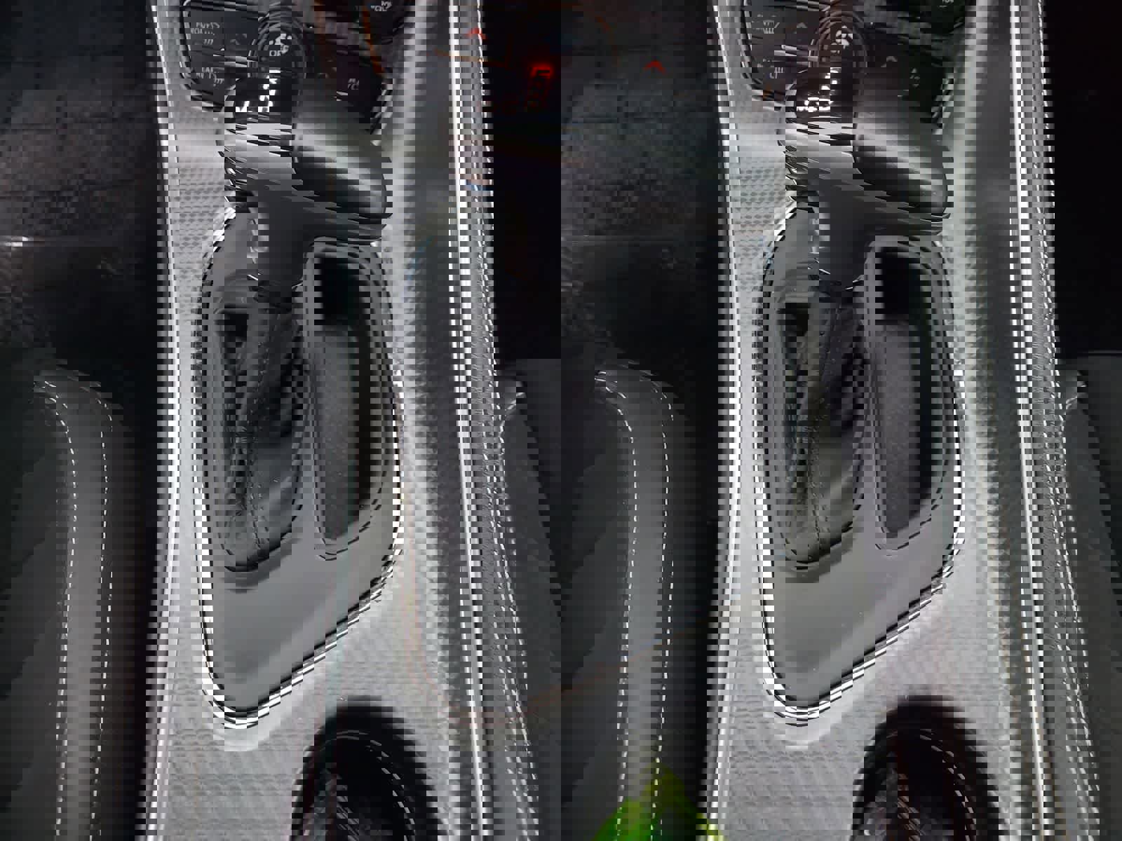 Used 2019 Dodge Challenger SRT Hellcat image 25