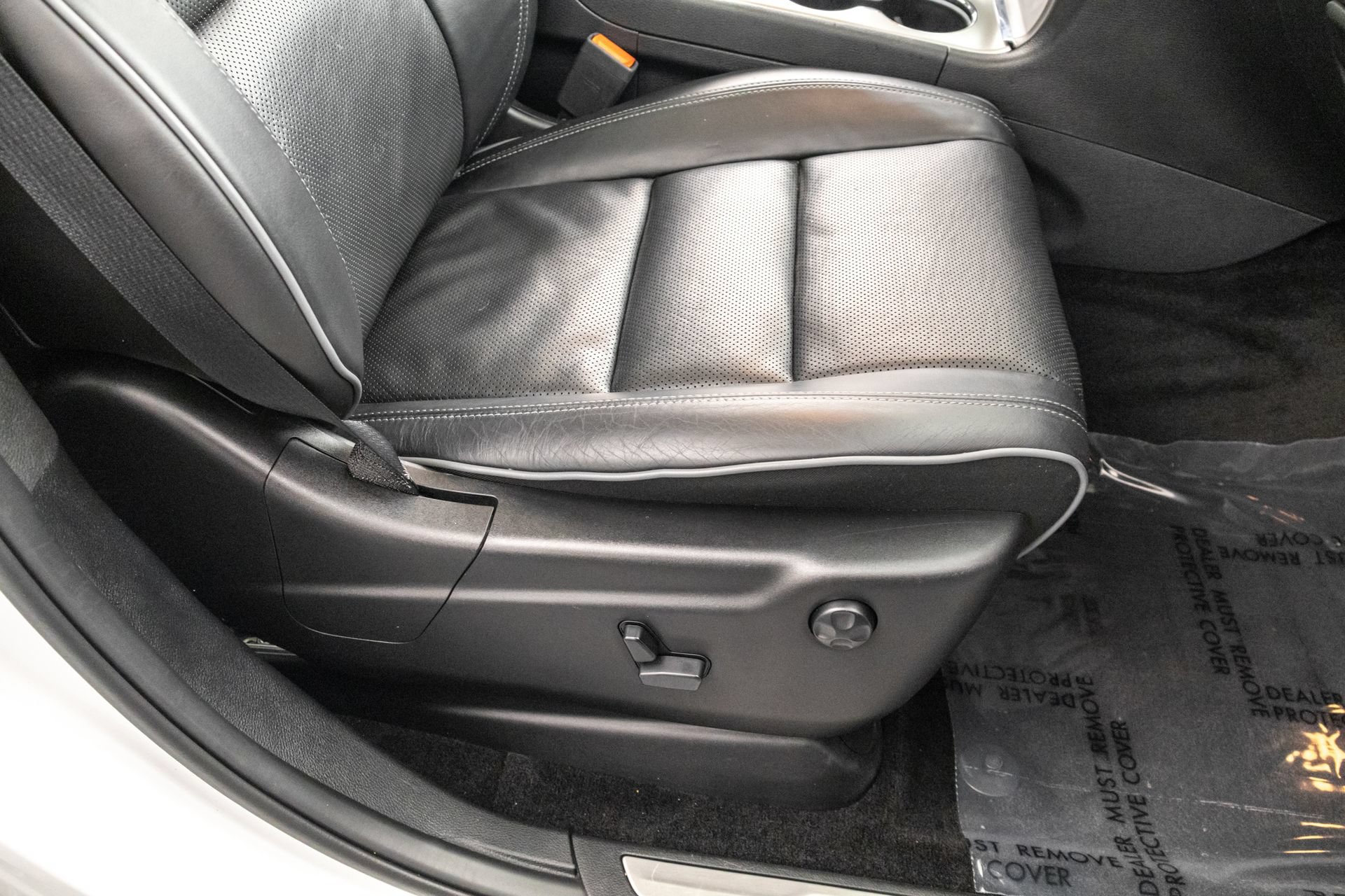 Used 2019 Jeep Grand Cherokee Overland AWD/4WD image 37