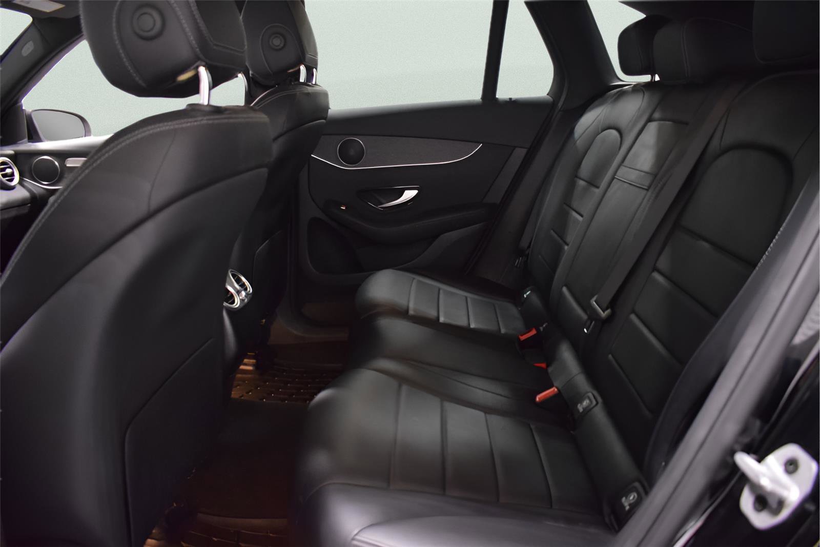 Used 2022 Mercedes-Benz GLC 300 4MATIC image 13