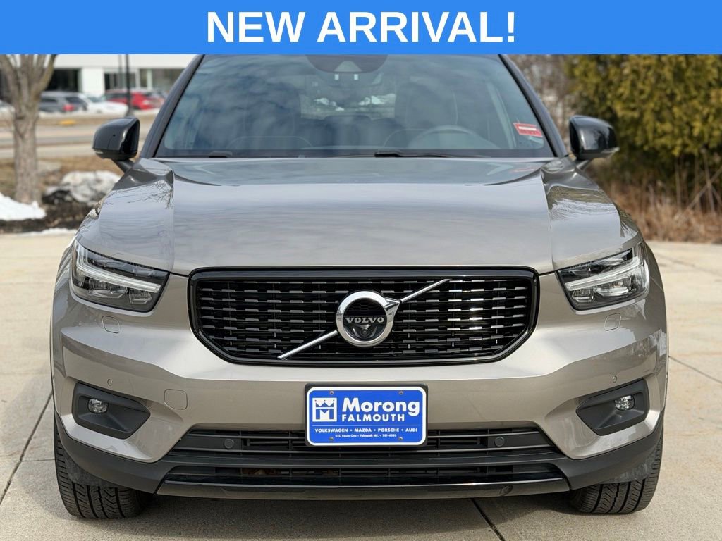 Used 2022 Volvo XC40 T5 R-Design w/ Advanced Package image 3