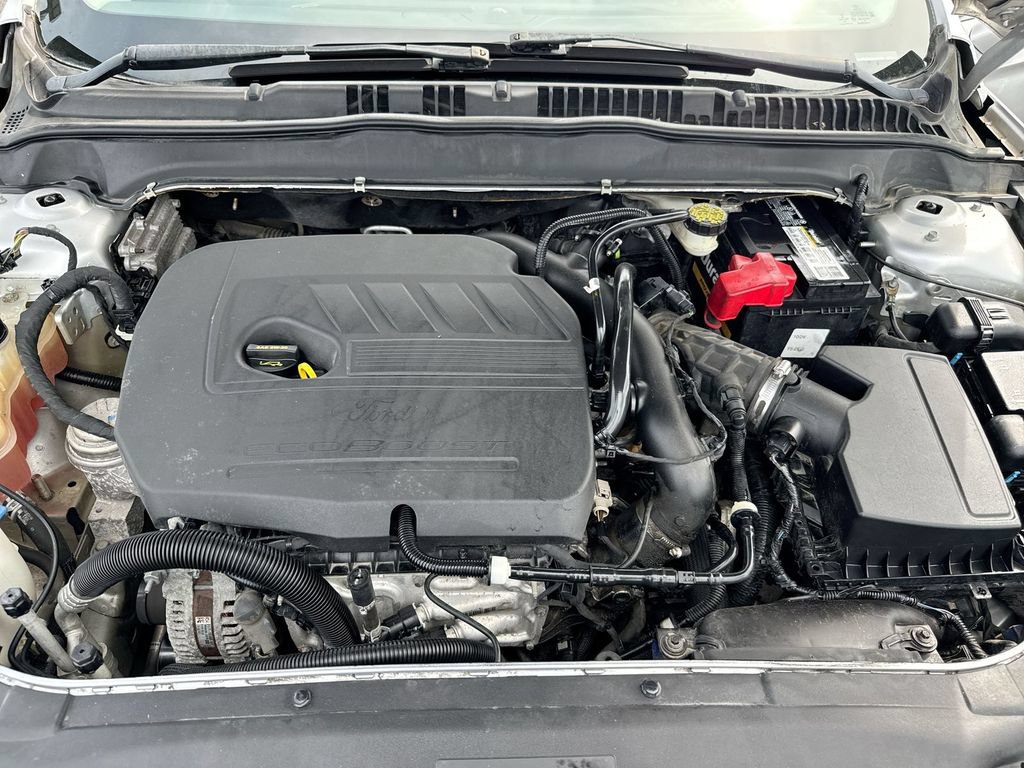 Used 2016 Ford Fusion SE w/ Equipment Group 202A FWD image 25