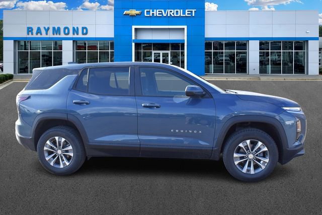 New 2026 Chevrolet Equinox LT image 2