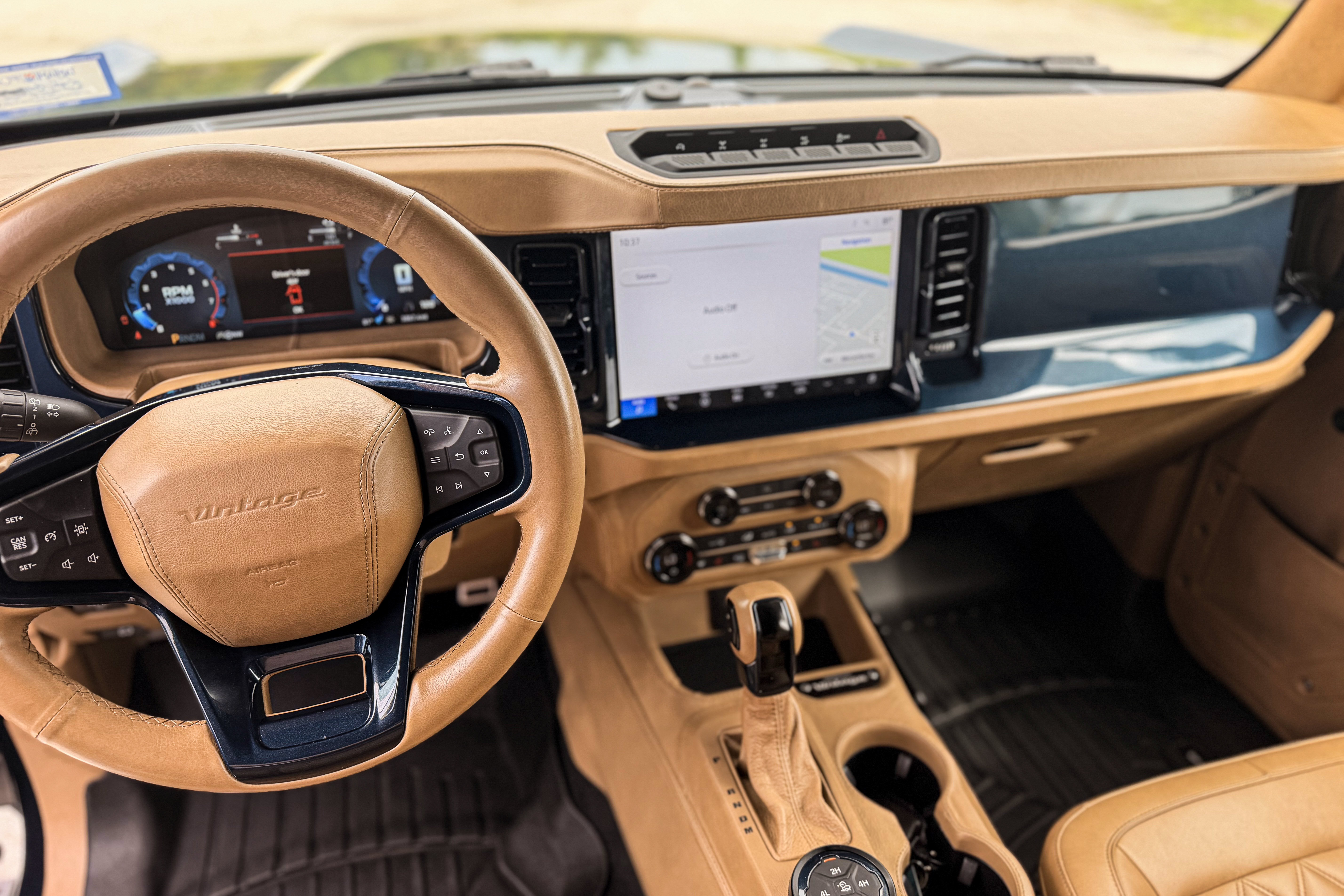 Certified 2025 Ford Bronco Badlands AWD/4WD image 7