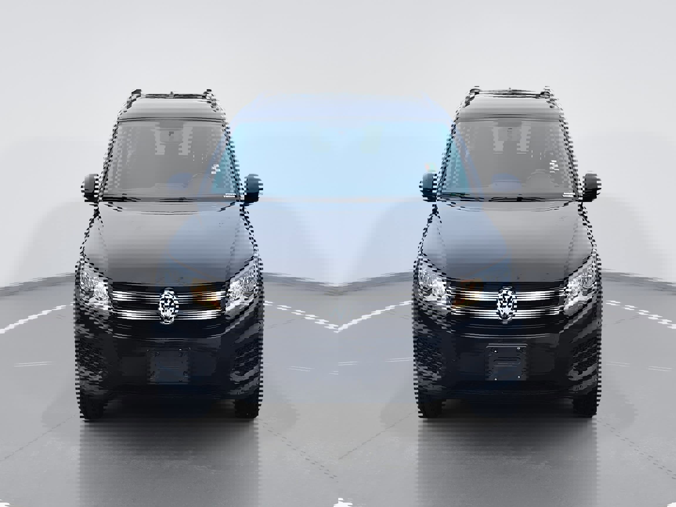 Used 2015 Volkswagen Tiguan S image 8