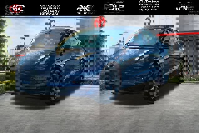 Used 2023 Tesla Model 3 Standard Range image 1