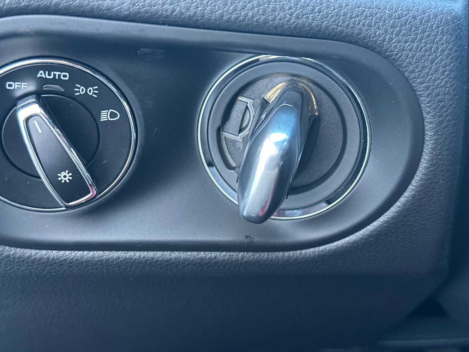 Certified 2025 Porsche Macan GTS image 24