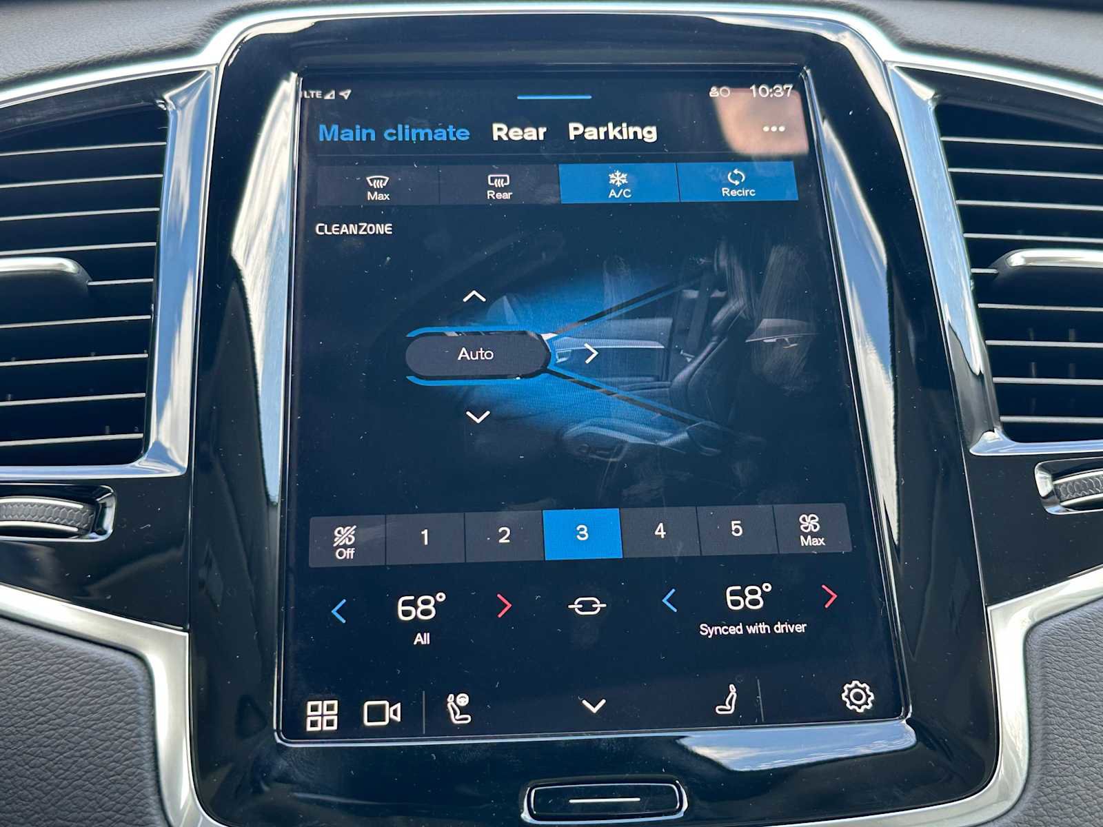 Used 2025 Volvo XC90 B6 Ultra w/ Lounge Package image 32