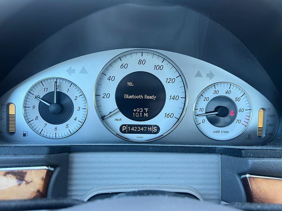 Used 2009 Mercedes-Benz E 350 Sedan image 26