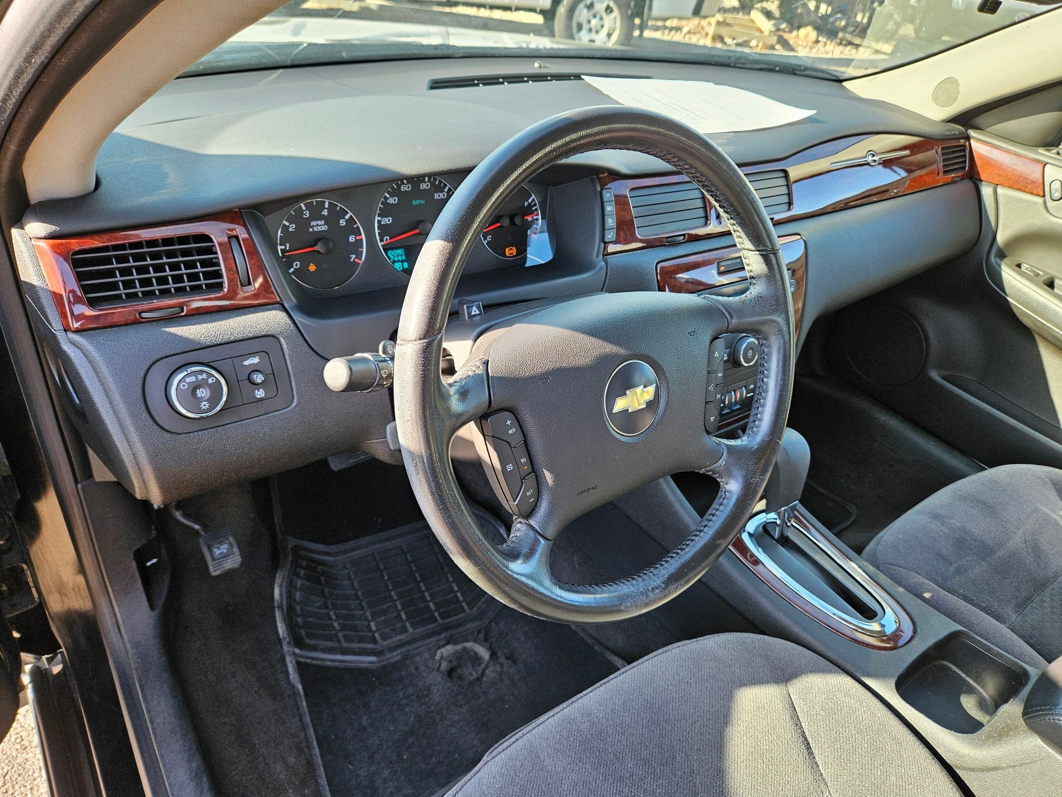 Used 2006 Chevrolet Impala LT FWD image 14