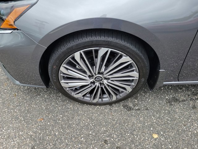 Used 2025 Nissan Altima 2.5 SL FWD image 5