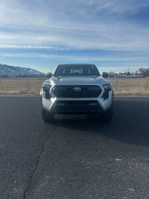Used 2024 Toyota Tacoma TRD Off-Road w/ TRD Off Road Upgrade Package image 3