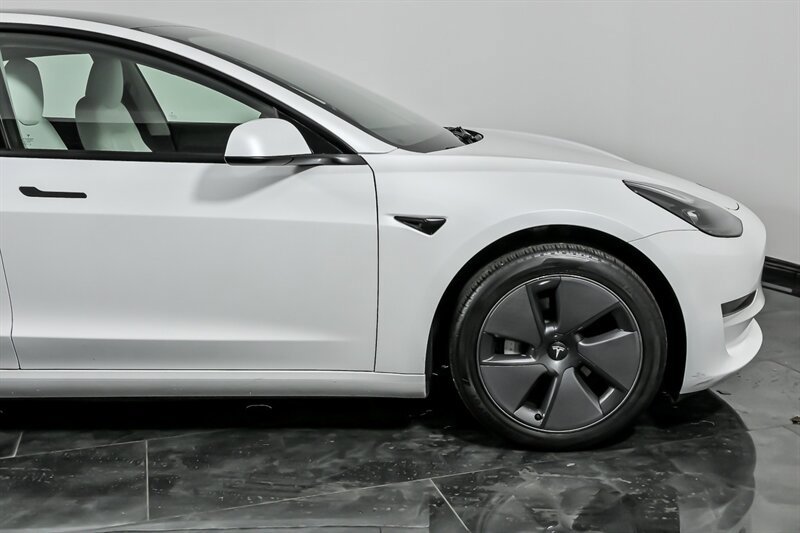 Used 2023 Tesla Model 3 Standard Range RWD image 12