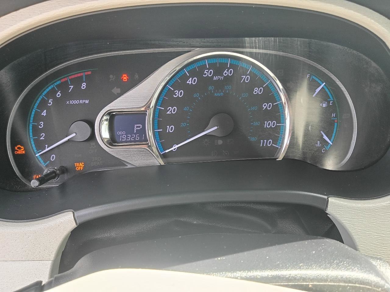 Used 2014 Toyota Sienna XLE w/ Entertainment Package image 39