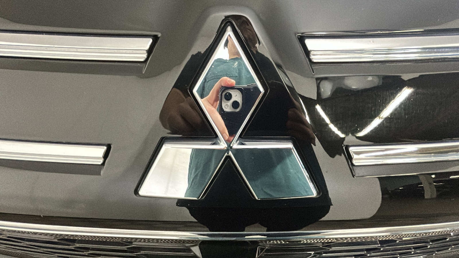 Used 2025 Mitsubishi Outlander SE AWD/4WD image 8