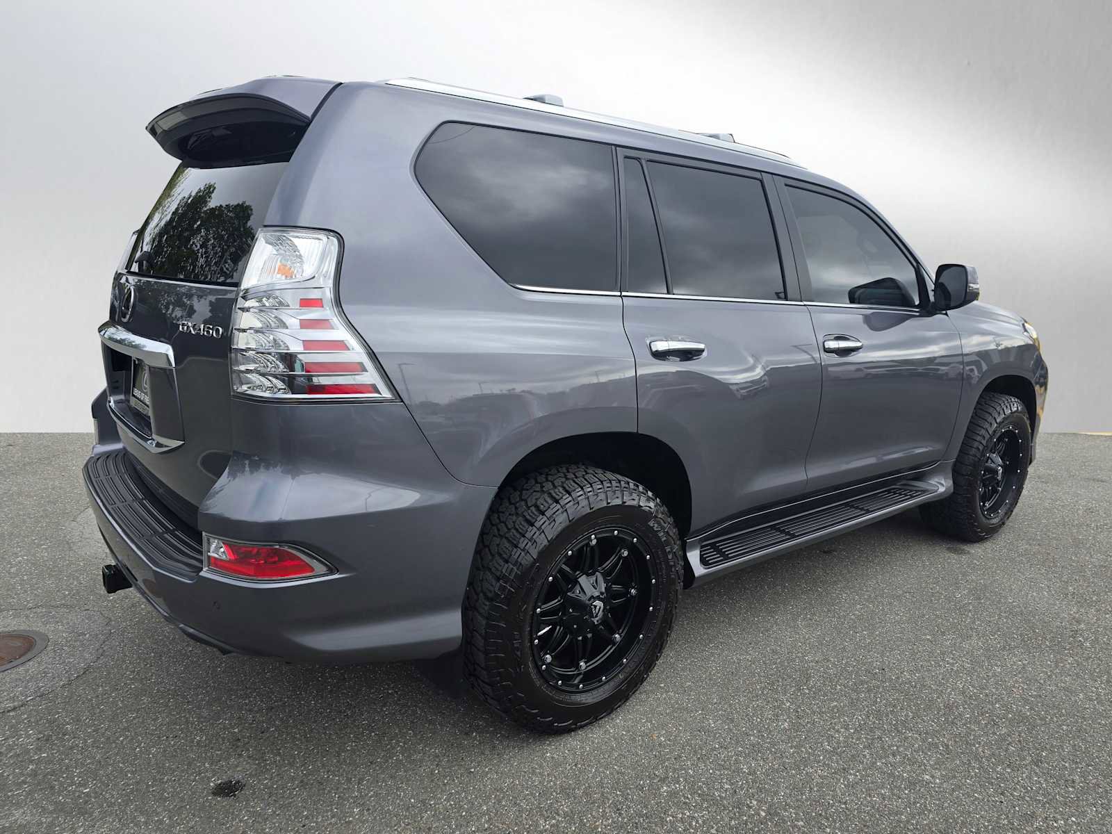 Used 2023 Lexus GX 460 Premium w/ Premium Plus Package AWD/4WD image 3