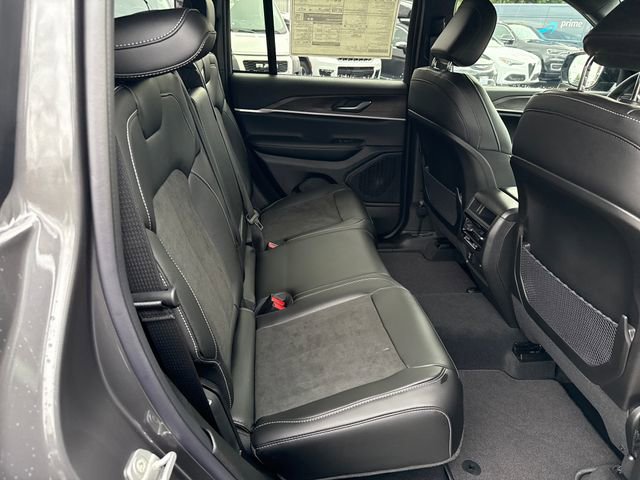 New 2026 Jeep Grand Cherokee Altitude image 10