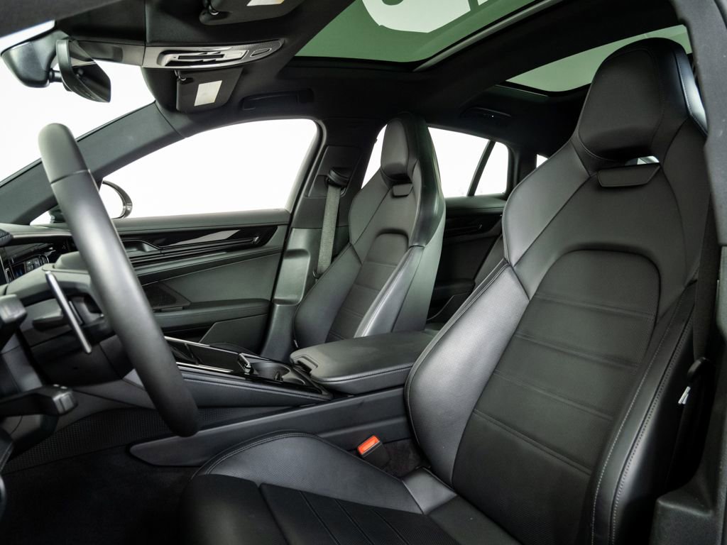 Certified 2025 Porsche Panamera 4 image 5