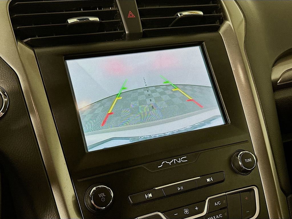 Used 2019 Ford Fusion SE image 19