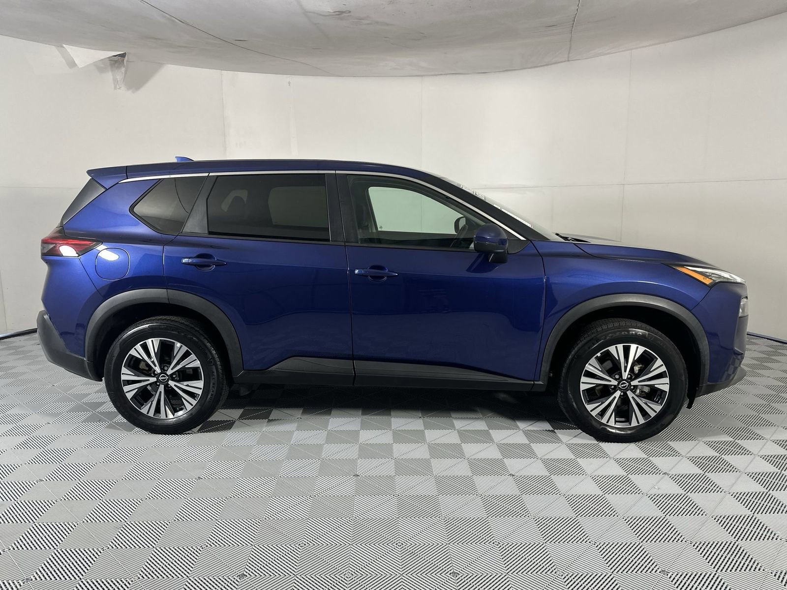 Used 2022 Nissan Rogue SV AWD/4WD image 9