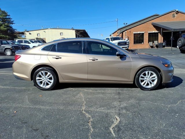 Used 2018 Chevrolet Malibu LT image 2