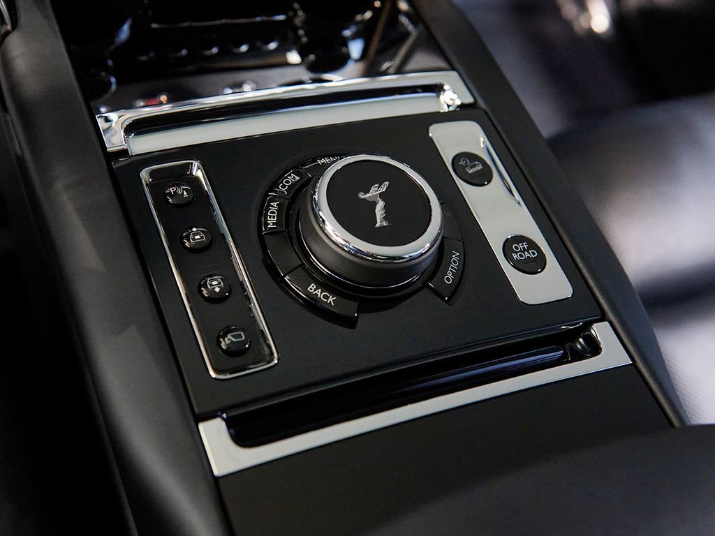Certified 2024 Rolls-Royce Cullinan AWD/4WD image 15