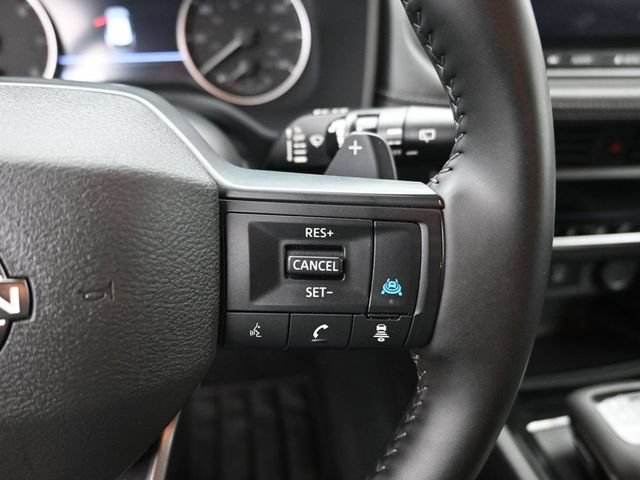 Used 2025 Nissan Rogue SV AWD/4WD image 18