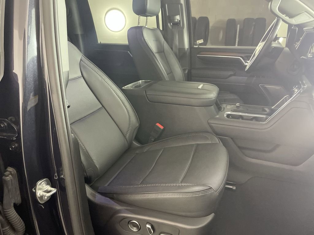 Used 2025 GMC Sierra 3500 Denali w/ Denali Reserve Package image 28