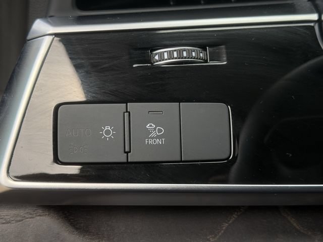 Used 2023 Audi Q8 Premium Plus AWD/4WD image 21