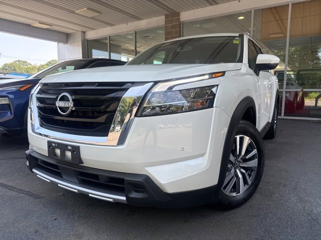Used 2024 Nissan Pathfinder SL