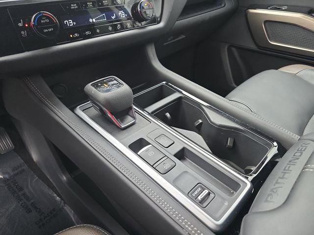 Used 2024 Nissan Pathfinder Platinum image 39