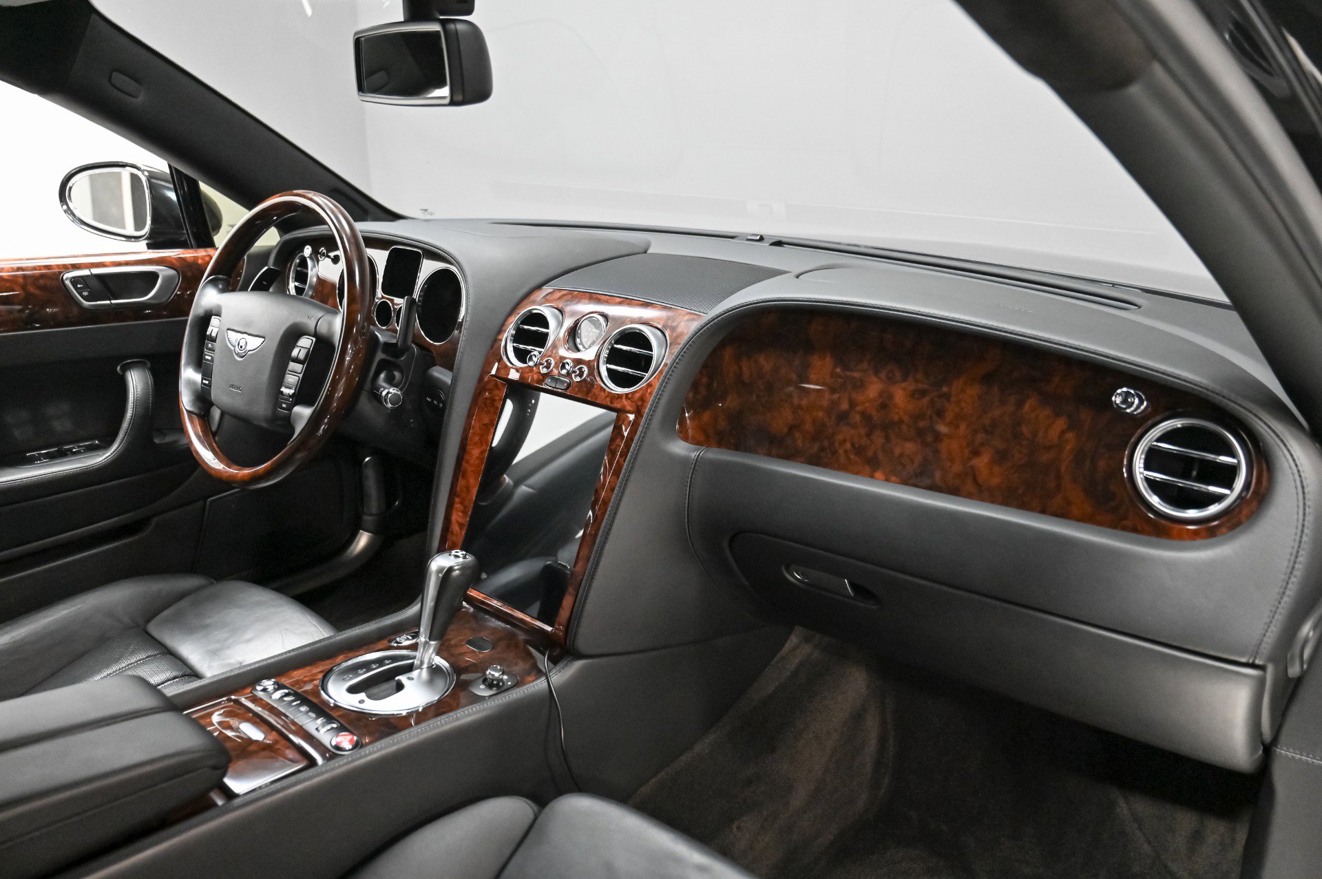 Used 2006 Bentley Flying Spur Flying Spur AWD/4WD image 31