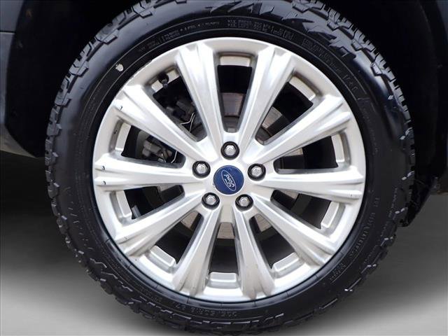 Used 2017 Ford Escape Titanium image 7