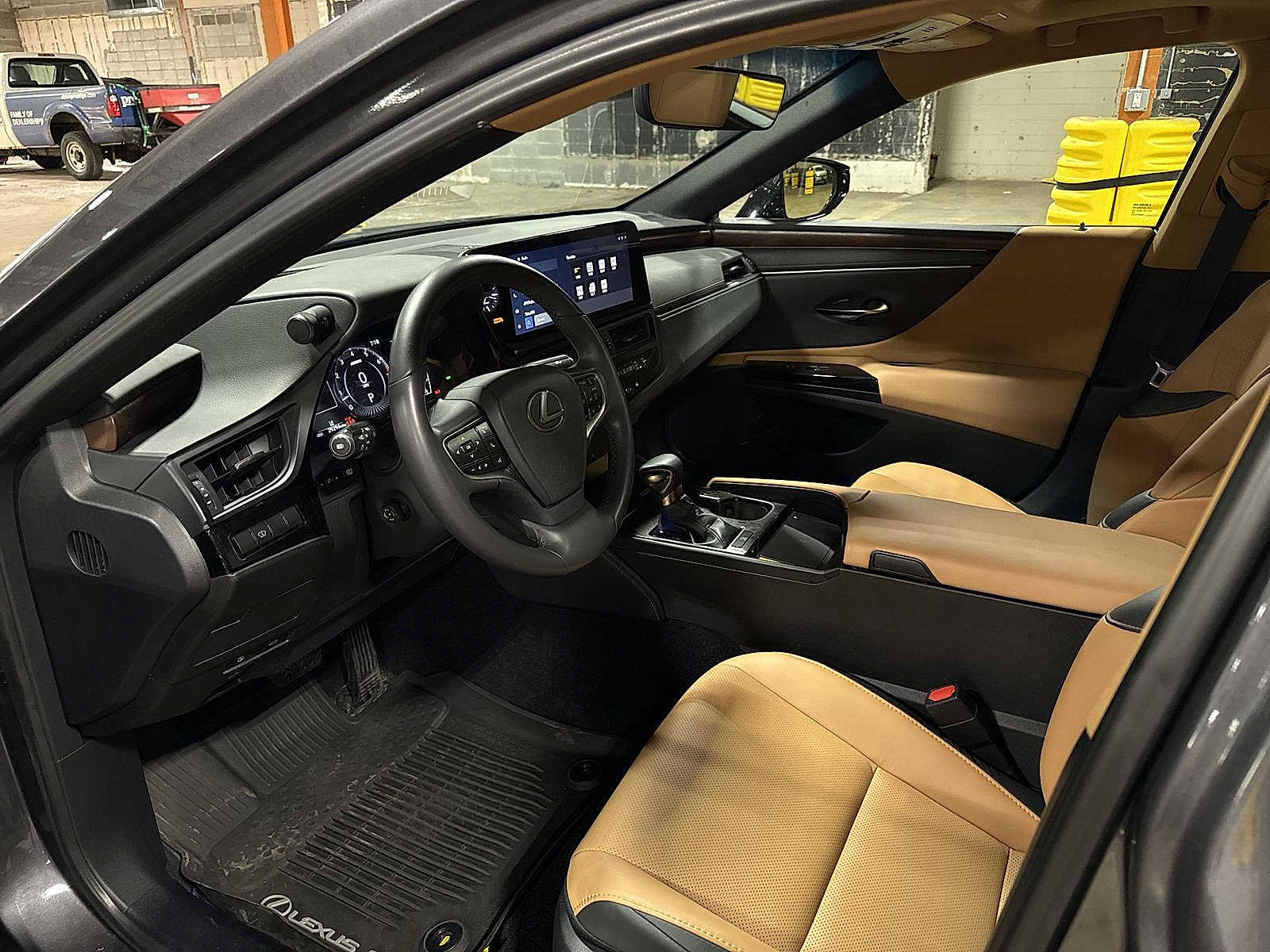 Used 2024 Lexus ES 350 w/ Premium Package image 28