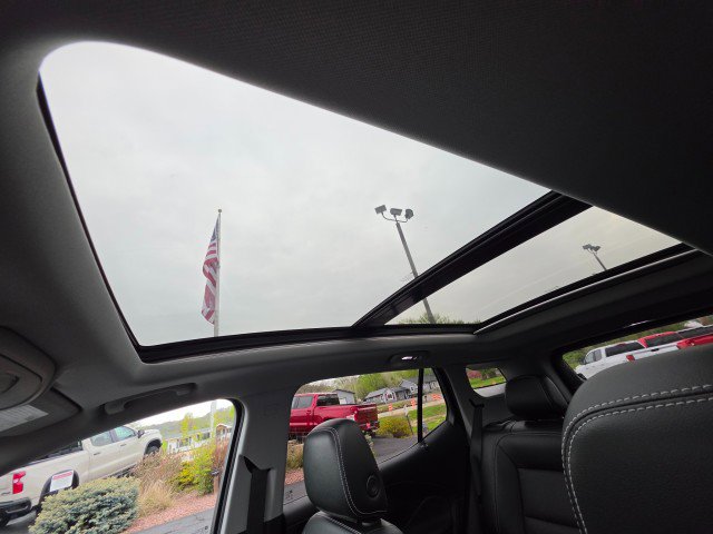 Used 2023 GMC Terrain SLT w/ Tech Package AWD/4WD image 29