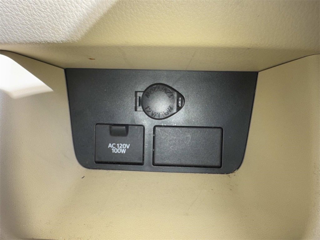 Used 2016 Toyota Highlander XLE image 20