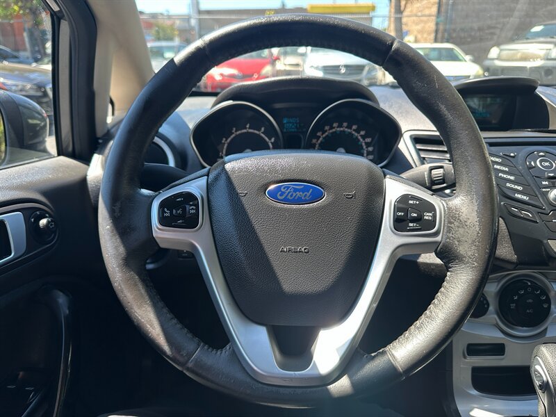 Used 2016 Ford Fiesta SE FWD image 19