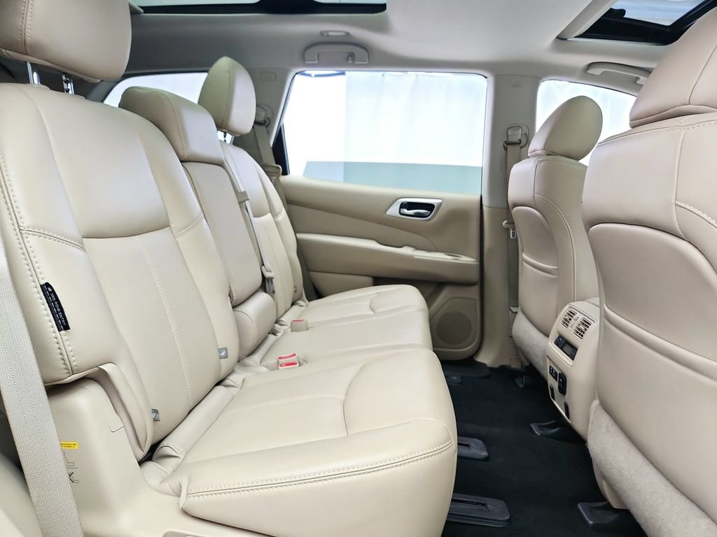 Used 2020 Nissan Pathfinder SL AWD/4WD image 34